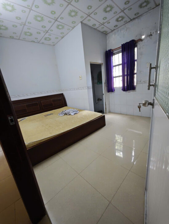 Nhà 6 triêụ 4 phòng ngủ Võ Văn Kiệt nơi có khuôn viên