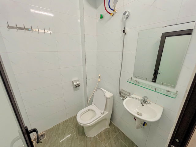 Tập thể tầng 1 – Ngõ 106 Chùa Láng Sổ 16m – sử dụng 30m.