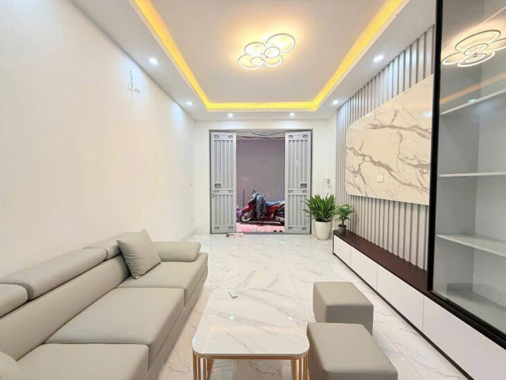 PHỐ TRẦN QUỐC VƯỢNG – NGÕ NÔNG RỘNG – Dt 30m2 5 tầng mặt tiền 3.6m Giá 7.6 tỷ