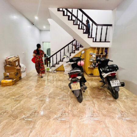 PL TRẦN QUỐC HOÀN – KINH DOANH – GARA – 2 THOÁNG 54m2 4 tầng mt 5m Giá 22.3 tỷ
