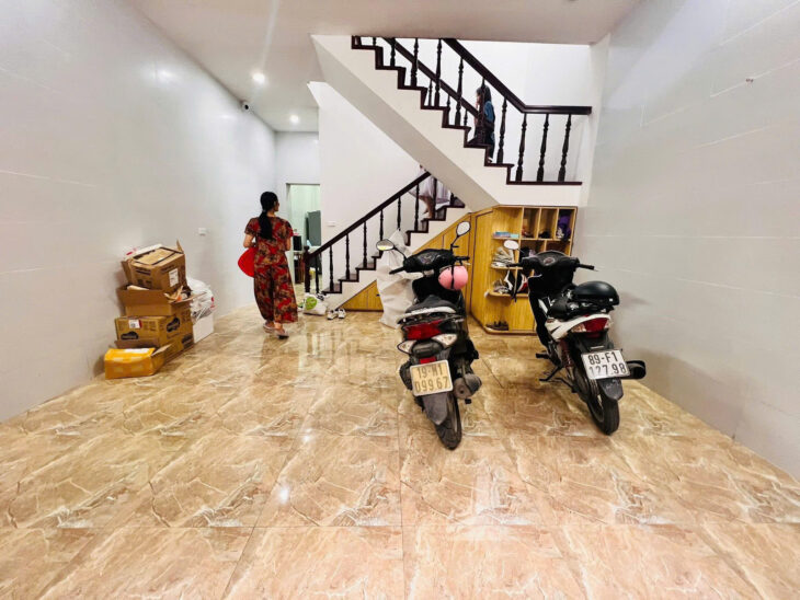 PL TRẦN QUỐC HOÀN – KINH DOANH – GARA – 2 THOÁNG 54m2 4 tầng mt 5m Giá 22.3 tỷ