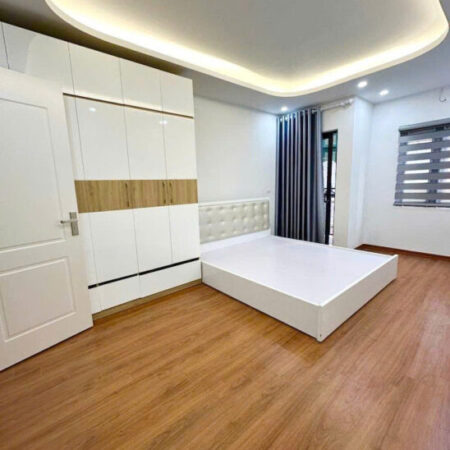 NHÀ DƯƠNG QUẢNG HÀM Ở LUÔN, NGÕ BA GÁC 31m2 5 tầng mặt tiền 3.3m Giá 9.6 tỷ