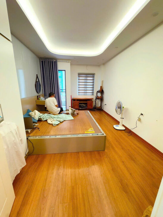 NHÀ DƯƠNG QUẢNG HÀM Ở LUÔN, NGÕ BA GÁC 31m2 5 tầng mặt tiền 3.3m Giá 9.6 tỷ