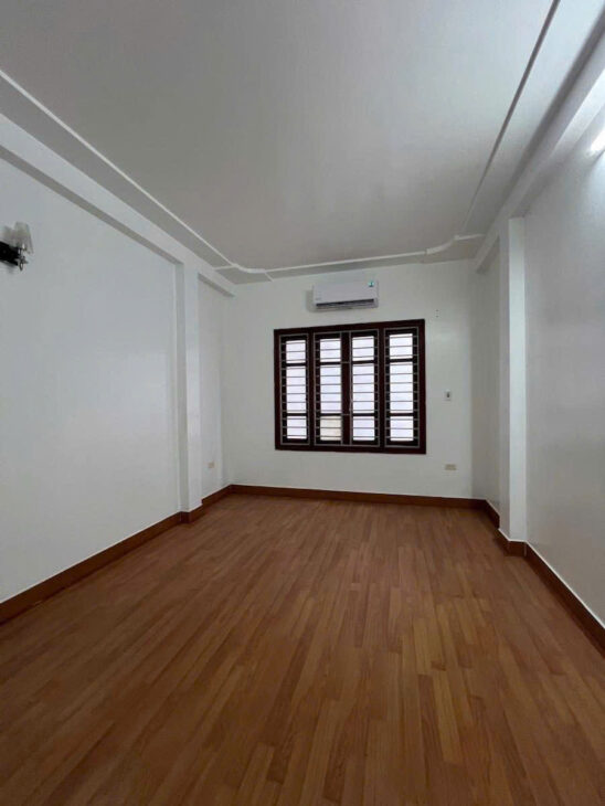 Bán Nhà Xuân Thuỷ – Ngõ Thông – Diện Tích 34m2 4 tầng mặt tiền 3.3m Giá 9.35 tỷ.