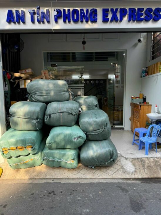 Gửi tranh đi Mỹ – An Tín Phong nhận tranh canvas, sơn dầu, tranh đóng khung