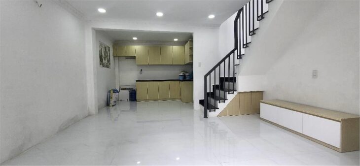 VIP QUẬN 7 – NHÀ 2 TẦNG, 2PN,2WC,NHỈNH 3 TỶ – SỔ HỒNG RIÊNG – NGAY TRUNG TÂM QUẬN 7 – CÁCH QUẬN 1