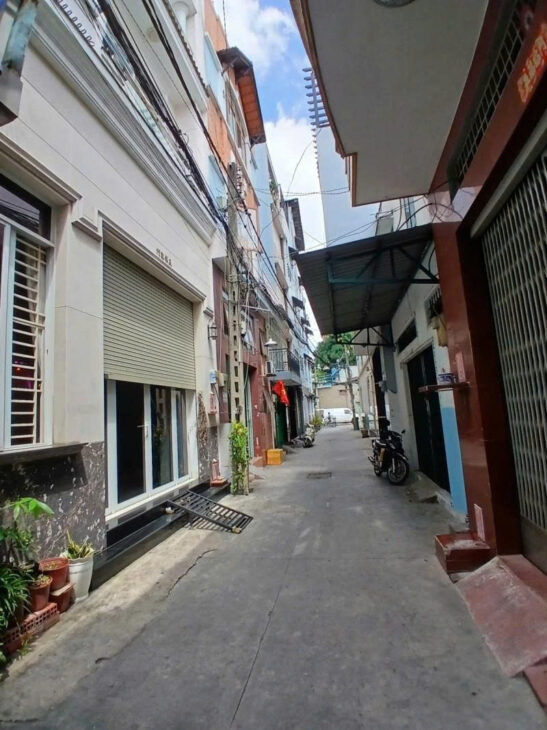 NHÀ MỚI 2 TẦNG – HẺM XE HƠI HỒNG BÀNG – 44M² – TẶNG FULL NỘI THẤT CAO CẤP – GIÁ CỰC TỐT nhỉnh 7 TỶ