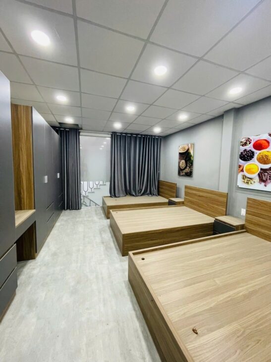 Bán nhà Mặt tiền Lý Phục Man, Quận 7 gần KCX Tân Thuận, 116m2(4.3×28) 3 tầng , chỉ 18.8 tỷ