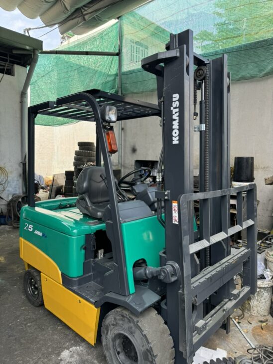 Bán Hoặc Cho Thuê Xe Nâng Điện Komatsu 2.5 Tấn