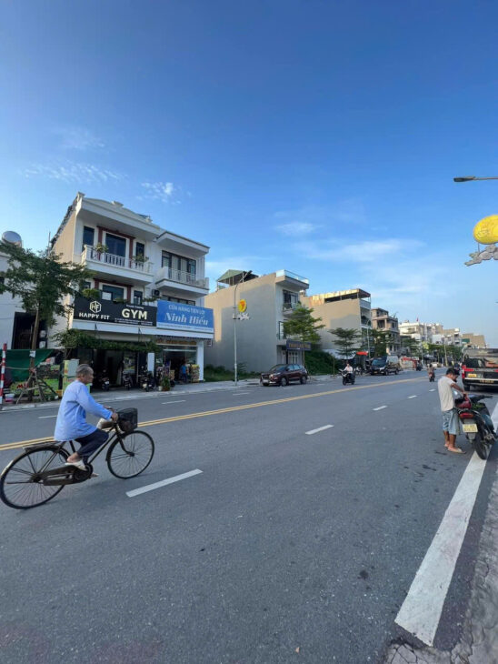 bán nhà 5 tầng mặt đường lê quý đôn – nhìn thẳng công viên kì bá