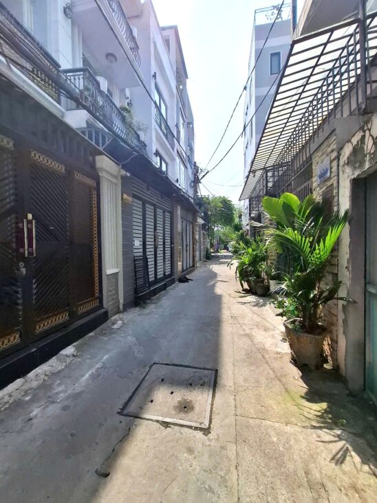 NGUYỄN THỊ THẬP, CHỈ 4,2TỶ, DT 40M2, NHÀ ĐẸP, HẺM ÔTÔ KẾ BÊN,GẦN LOTTE