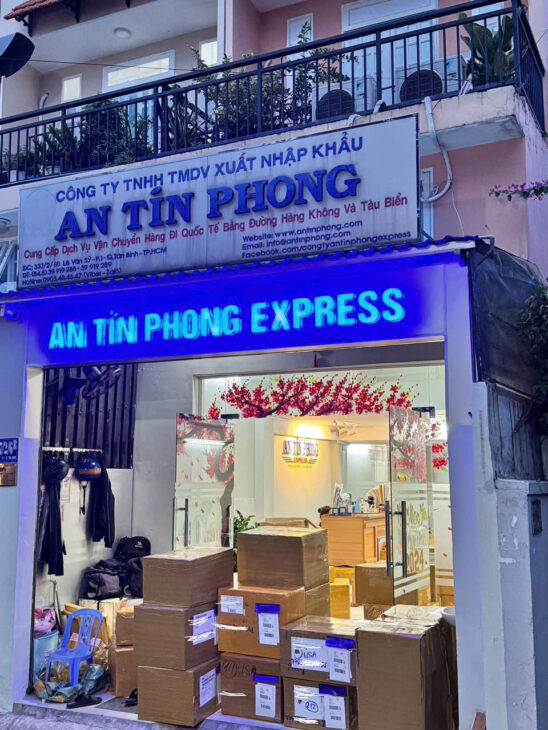 Gửi giày dép đi Mỹ nhanh, an toàn với AN TÍN PHONG