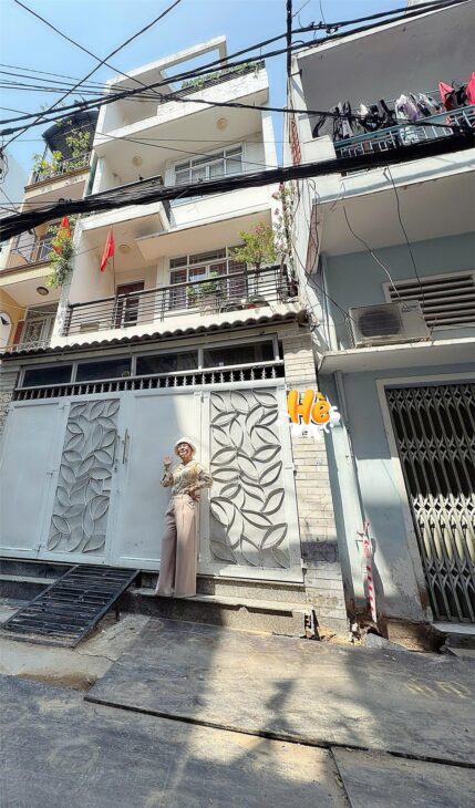 VỊ TRÍ MẶT BẰNG KINH DOANH ĐA NGÀNH – CHỦ CẦN BÁN NHÀ MẶT TIỀN HẺM XE HƠI ĐÂU CỬA ĐƯỜNG LÊ THỊ