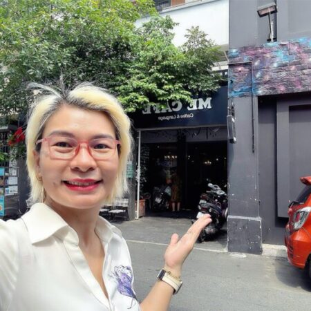 BÁN BIỆT THỰ ĐƯỜNG PHAN TÔN QUẬN 1 – SỔ VUÔNG ĐẸP 8M*26M – CHÍNH CHỦ CHƯA QUA ĐẦU TƯ