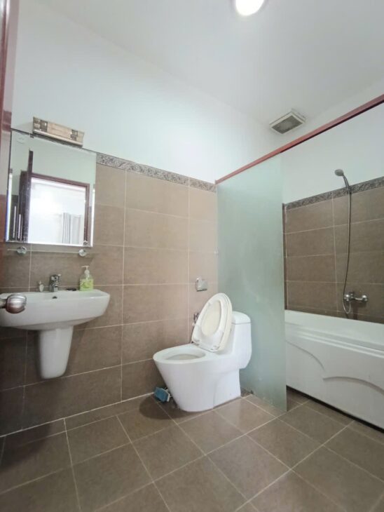 BIỆT THỰ CĂN GÓC 2 MẶT TIỀN KHU VIP QUÂN ĐỘI NGAY PHAN VĂN TRỊ – DÒNG TIỀN 470 TR/NĂM – CHỈ 33 TỶ