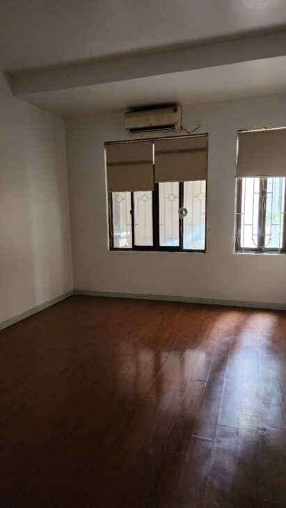 Cho thuê nhà phố Hào Nam – Đống Đa, 30m² x 4.5 tầng – Gần ô tô – Kinh doanh hoặc ở gia đình – Giá