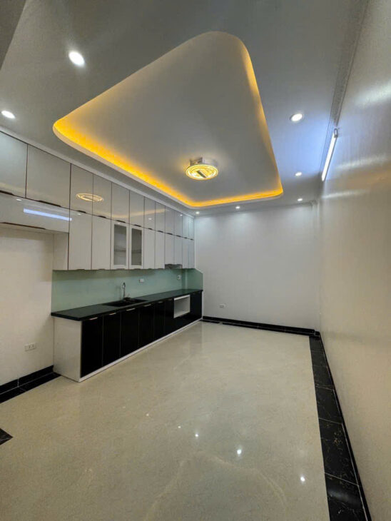 Nhà đẹp Liên Mạc – Gần UBND phường Thượng Cát – 30m² x 5 tầng – ô tô đỗ cổng – 5,4 Tỷ