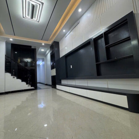 Nhà đẹp Liên Mạc – Gần UBND phường Thượng Cát – 30m² x 5 tầng – ô tô đỗ cổng – 5,4 Tỷ