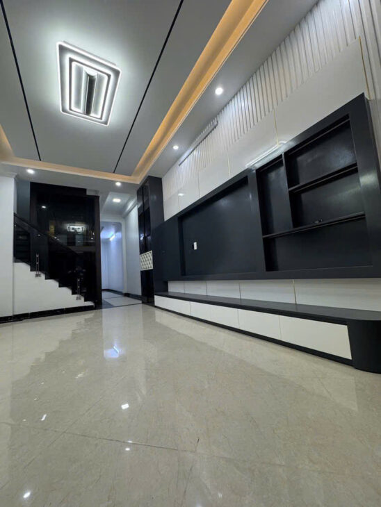 Nhà đẹp Liên Mạc – Gần UBND phường Thượng Cát – 30m² x 5 tầng – ô tô đỗ cổng – 5,4 Tỷ