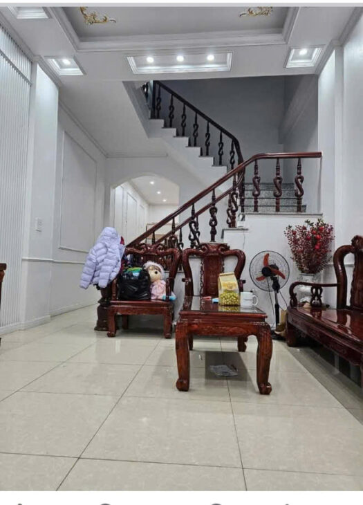 Bán nhà ngõ 259 Vĩnh Hưng, Lĩnh Nam, Hoàng Mai. 32m2, 2 tầng, 2PN. Sổ hồng, giá 3.15 tỷ. LH: