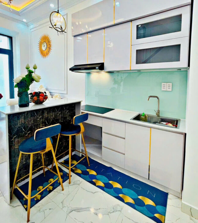 Bán nhà Q10, hẻm 7m có sân oto riêng, cao 4 tầng FullNT: Nhỉnh 5 tỷ.LH: 0933910039