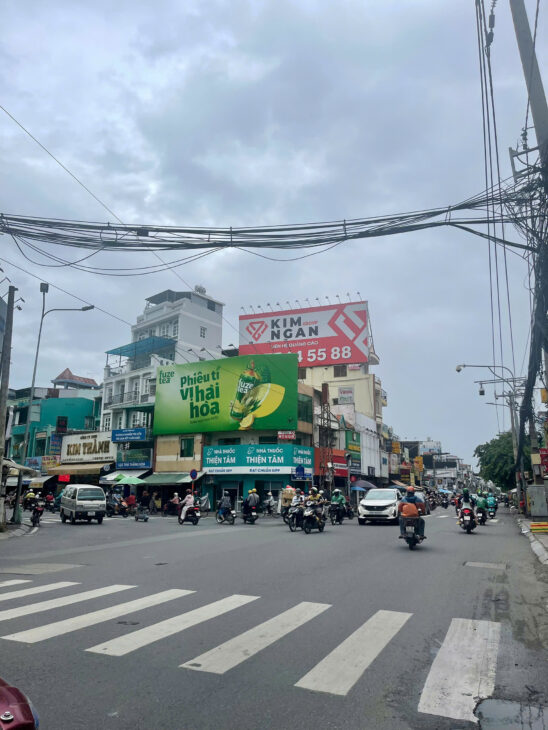 Bán nhà 3 tầng, góc 2 mặt tiền, đường Hồng Hà P. 2 Tân Bình. DT 5.3 x 22m, giá hơn 24 tỷ