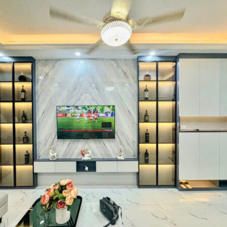 Nhà Phạm Văn Đồng – 32m² x 5 tầng – giá 8 tỷ – Gần Hoàng Quốc Việt