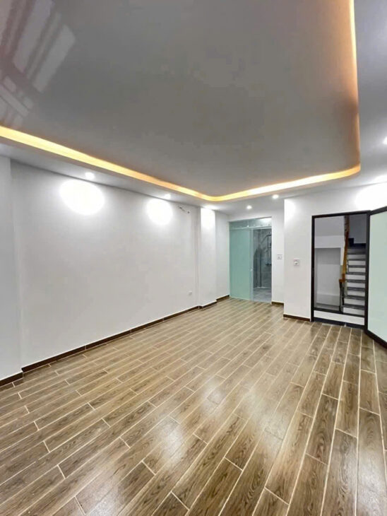 Siêu phẩm nhà xây mới, độc lập, sân cổng rộng 10 mâm cỗ phố Lê Lợi-Hải Phòng.