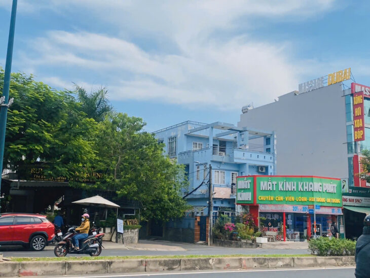 👉 Biệt thự Lê văn việt – giảm giá sâu 6.5 tỷ – 2 mặt tiền thoáng mát – 7PN – ô tô ngủ trong nhà.