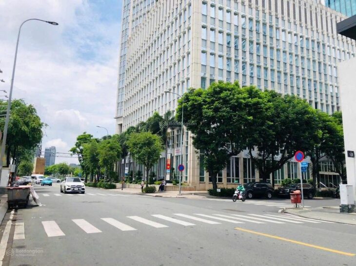 Cho thuê nhà góc 2 mặt tiền 02 Mạc Thị Bưởi với 23 – 25 Hai Bà Trưng, Quận 1.
