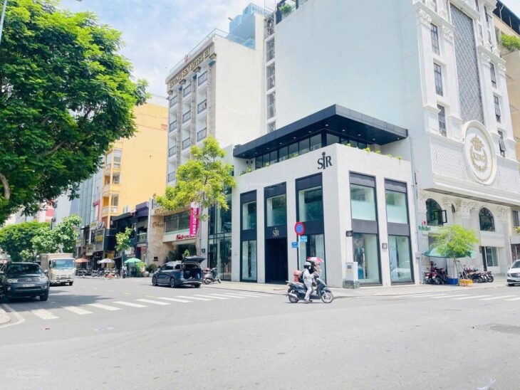 Cho thuê nhà góc 2 mặt tiền 02 Mạc Thị Bưởi với 23 – 25 Hai Bà Trưng, Quận 1.