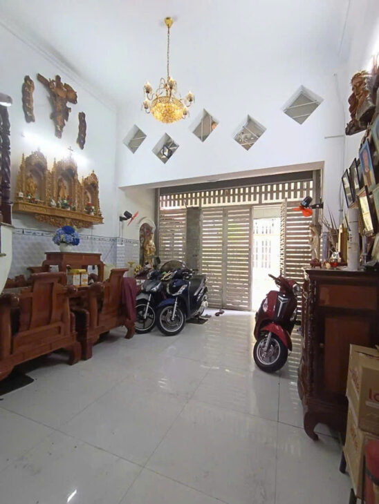 BÁN GẤP NHÀ 5 TẦNG, HẺM LỚN CMT8, TB–NGANG GẦN 5M–MỖI PHÒNG 1 WC – CHỈ NHỈNH 10 TỶ!