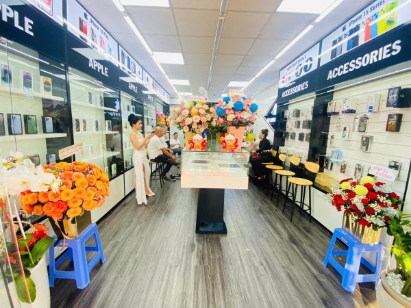 Bình Tân ! SANG MẶT BẰNG TIỆM ĐIỆN THOẠI , MỚI ĐẸP , Mặt tiền đường lớn Khu Tên Lửa, Tel :