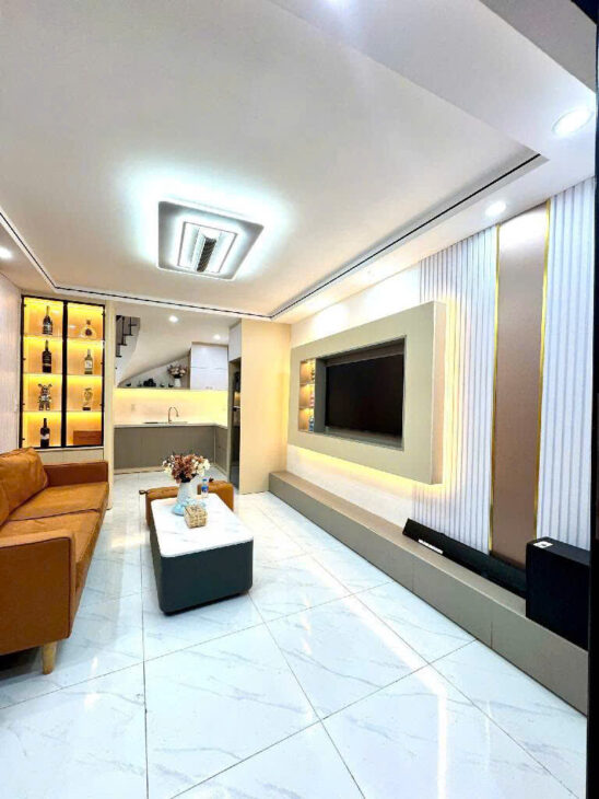 Nhà đẹp Đống Đa 30 m, 4 tầng, đầy đủ nội thất đẹp mê li giá chỉ 5,8 tỷ thương lượng nhẹ Mô