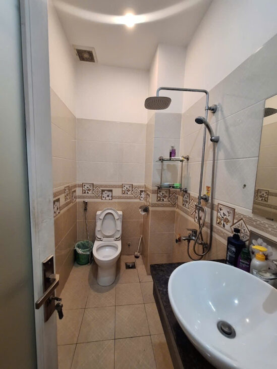 Bán nhà 2 mặt tiền – sát Metro – 104m² – sổ vuông vức – chỉ 12.8 tỷ