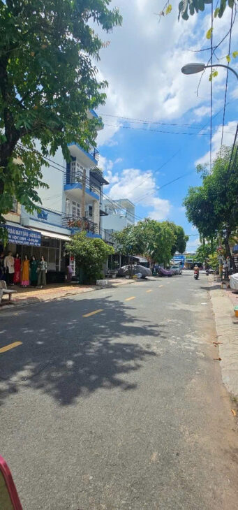 MẶT TIỀN PHƯỚC BÌNH NGAY KINH TẾ ĐỐI NGOẠI – ĐẠI HỌC VĂN HÓA – CẠNH ĐỖ XUÂN HỢP – 89M2 (4 x22.5M)