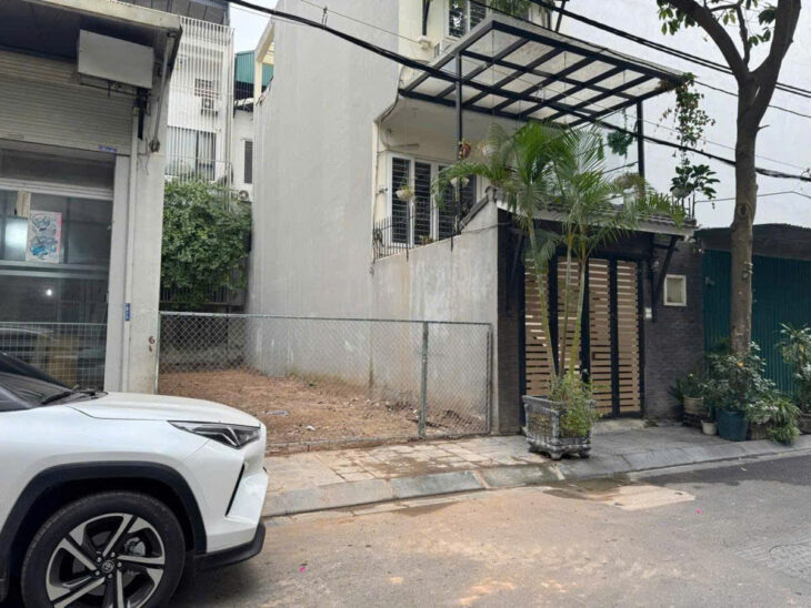 Nhà Biệt Thự Pháp – 4 Tầng – Thang Máy – Vỉa Hè Rộng – Oto Tránh – 135m²
