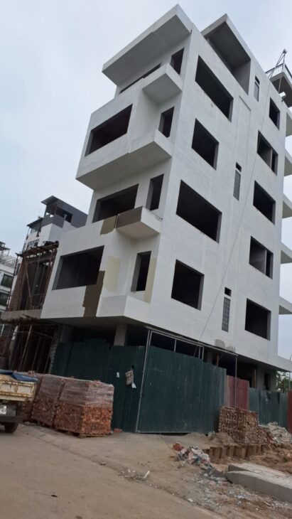 BÁN NHÀ NGỌC THỤY – Ô TÔ VÀO NHÀ – THANG MÁY – LÔ GÓC 2 MẶT THOÁNG
