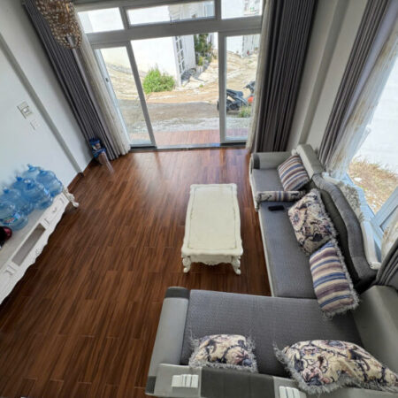 BÁN NHÀ NGUYỄN TRƯNG TRỰC P4 ĐÀ LẠT – 5PN, 4 TẦNG, VIEW ĐẸP, ĐƯỜNG Ô TÔ – 6.2 TỶ