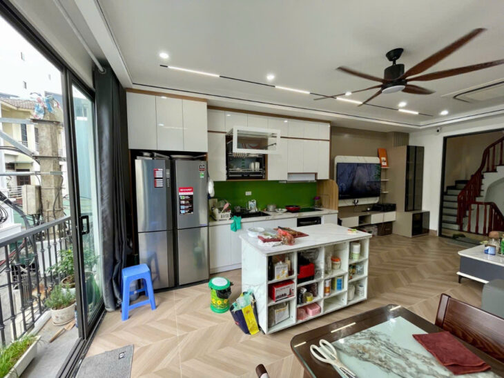 SIÊU PHẨM KẺ TẠNH – LONG BIÊN – 6 TẦNG THANG MÁY – GARA ÔTÔ 7 CHỖ – FULL NỘI THẤT – VỊ TRÍ HIẾM.