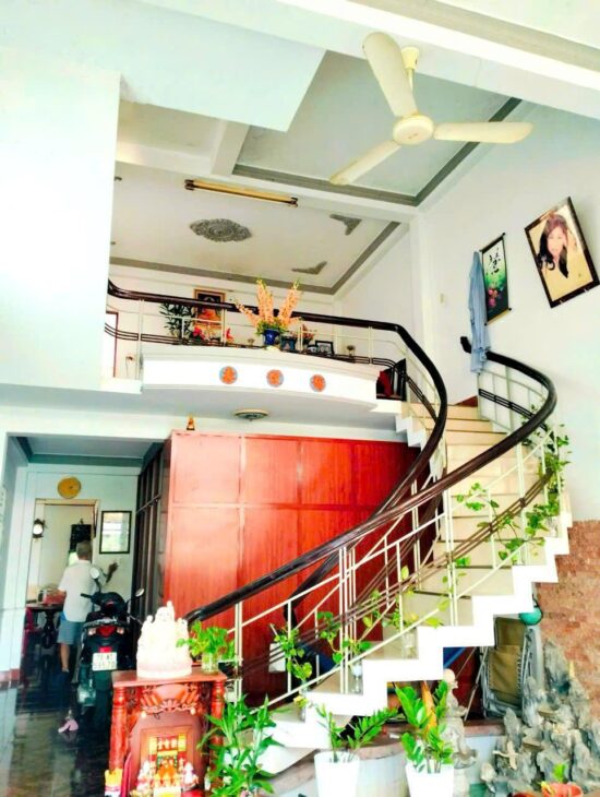 Nhà 150m2, 5.8 tỷ, cách Nguyễn Ảnh Thủ 20m xã Bà Điểm, Hóc Môn, HCM, đối diện chợ Bà Điểm