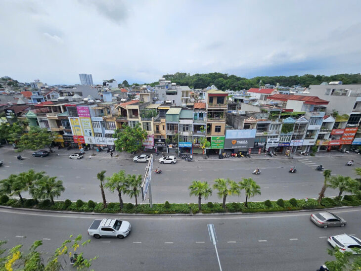 BÁN NHÀ MẶT ĐƯỜNG CAO THẮNG – TP HẠ LONG