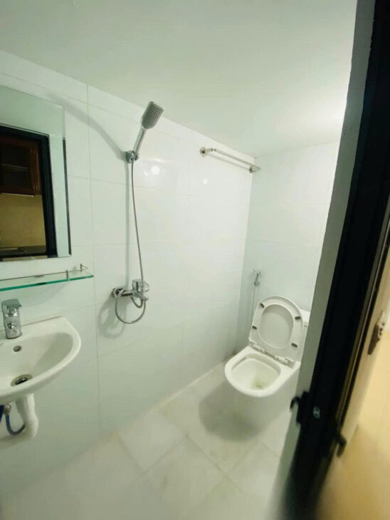 THANH XUÂN NGÕ RỘNG GẦN PHỐ BÁN ĐẤT TẶNG NHÀ 4 TẦNG 50M2 Ở LUÔN