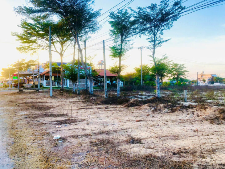 Bán 6m x 25m đất thổ cư Nguyễn Tr i Phương , LaGi giá rẻ gần Biển