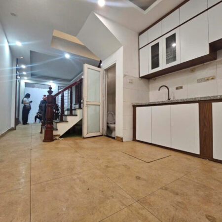Cần Bán Nhà Lĩnh Nam Kéo Dài 36M 4 Tầng 4 Phòng Giá 4.75 Tỷ Sổ Đỏ Riêng