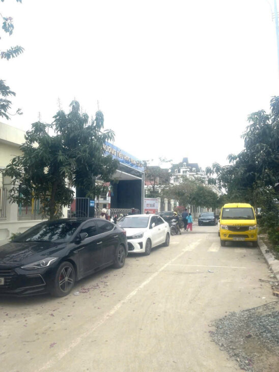 CĂN GÓC 70M TT TRẠM TRÔI , XÃ HOÀI ĐỨC. CỔNG TRƯỜNG VẠN XUÂN