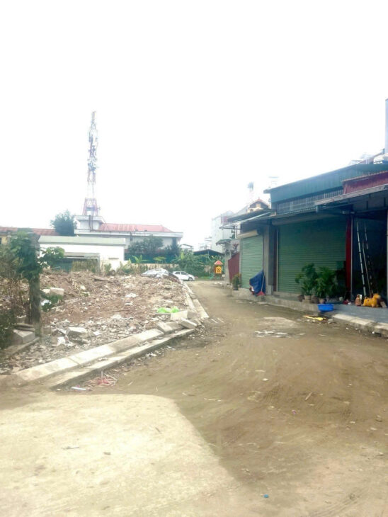 CĂN GÓC 70M TT TRẠM TRÔI , XÃ HOÀI ĐỨC. CỔNG TRƯỜNG VẠN XUÂN