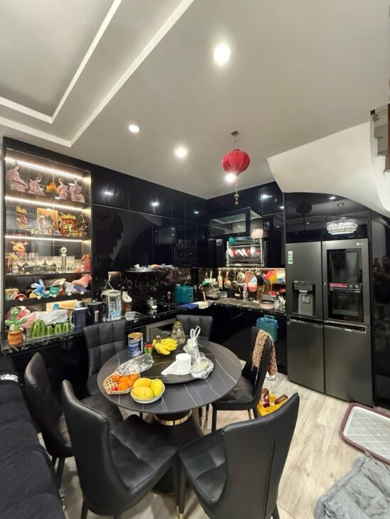 Bồ Đề ngõ thông gần ô tô nội thất tiền tỷ bán gấp chỉ hơn 5 đ