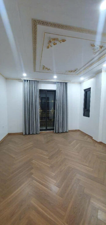 MẶT PHỐ BÁT KHỐI,LONG BIÊN 16tỷ 75m GARA OTO,THANG MÁY,NHÀ DÂN XÂY ĐẸP