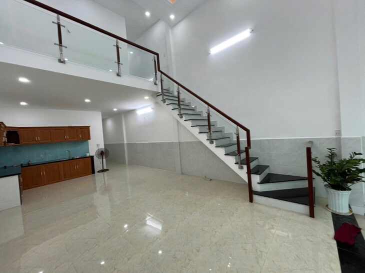 BÁN NHÀ LŨY BÁN BÍCH – 75M² – 2 TẦNG – HẺM XE HƠI – GẦN UBND – CHỈ 6.4 TỶ